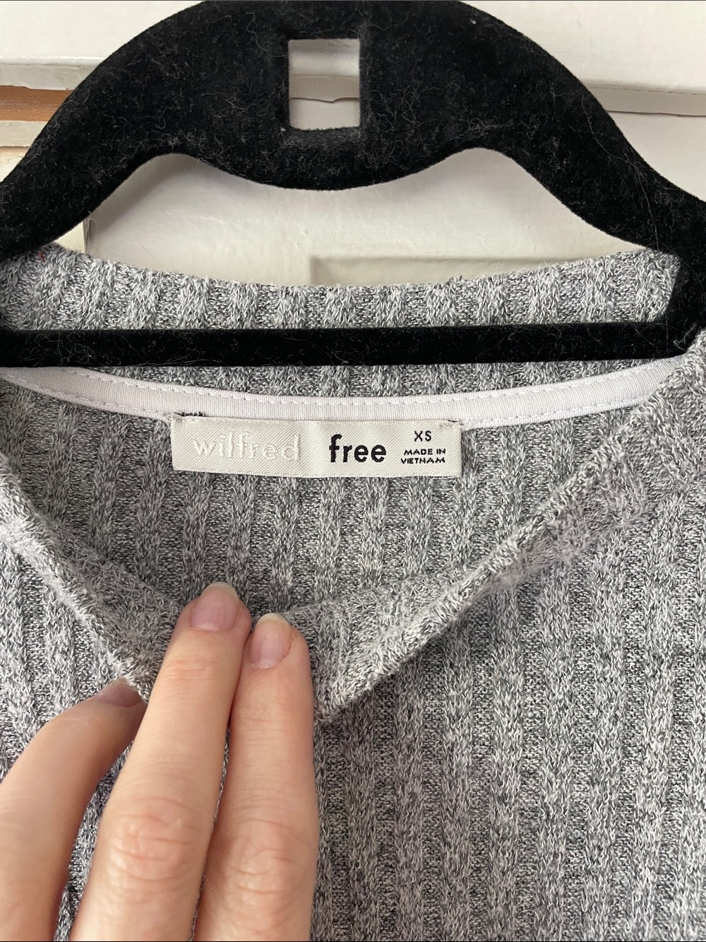 Wilfred free grey long sleeve slight crop fit - Picture 2 of 7